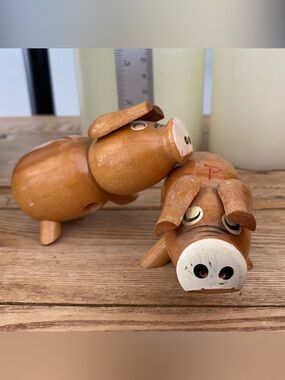 Vintage Mid-Century Wooden Pig Salt & Pepper Shakers Giftcraft Foil Label As Is